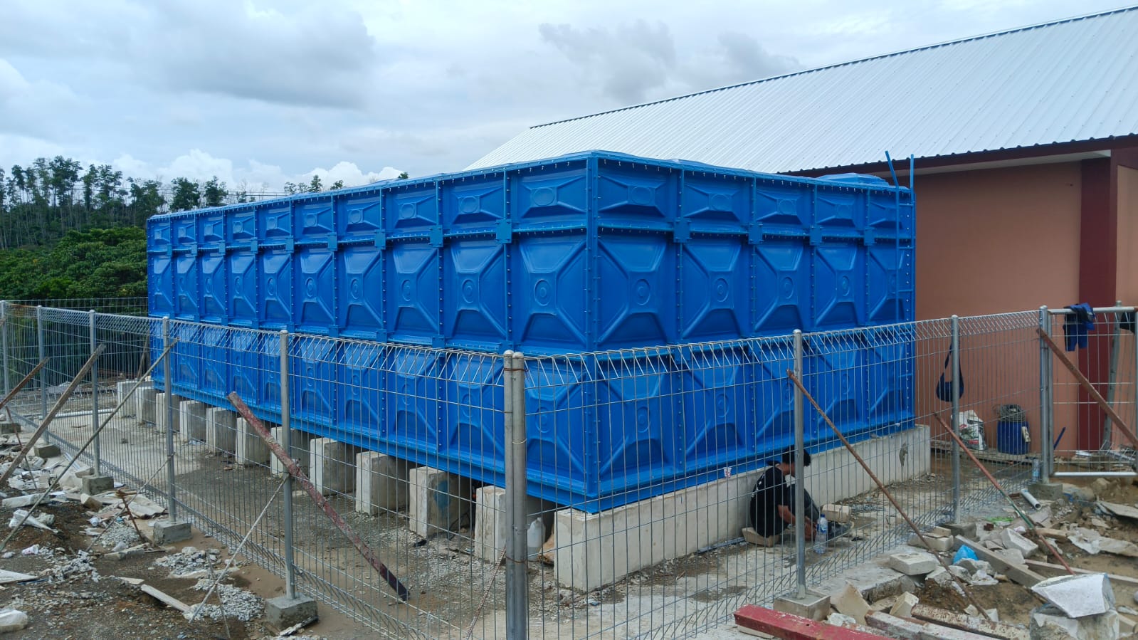 Tangki air pabrik panel FRP Bioklin untuk kebutuhan industri