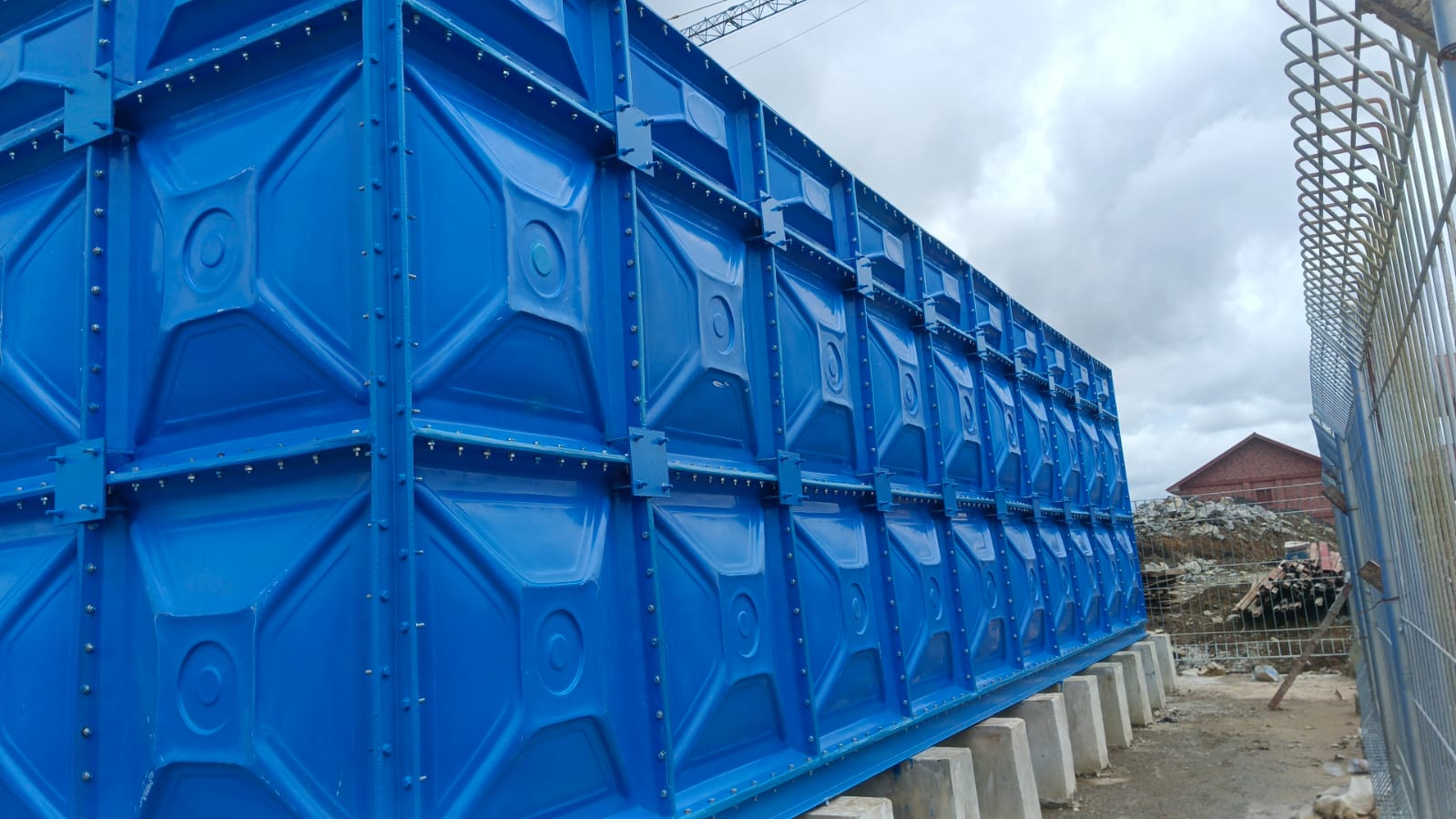 Jasa tangki panel FRP untuk gedung dan industri